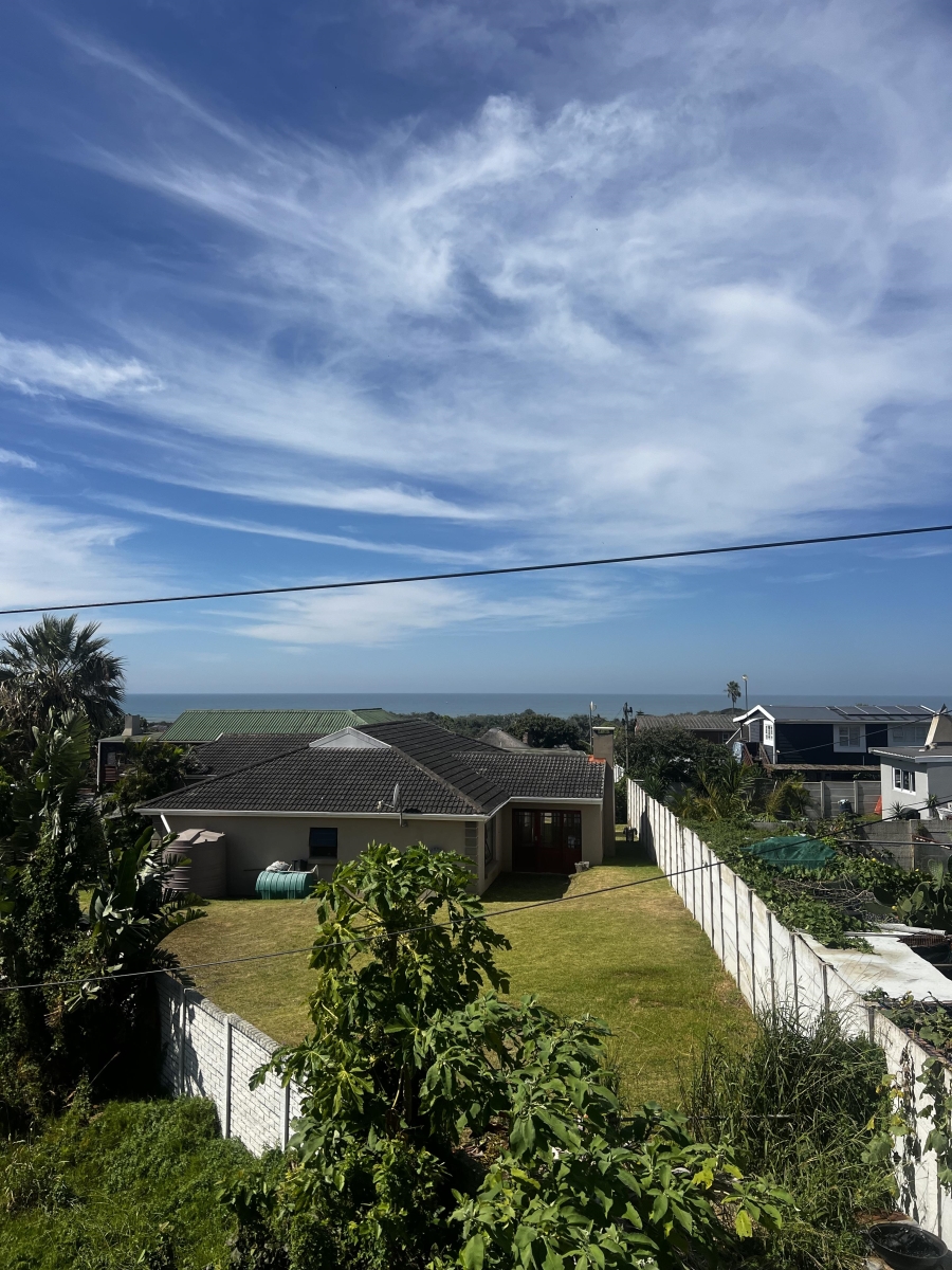 6 Bedroom Property for Sale in Sunrise On Sea Eastern Cape
